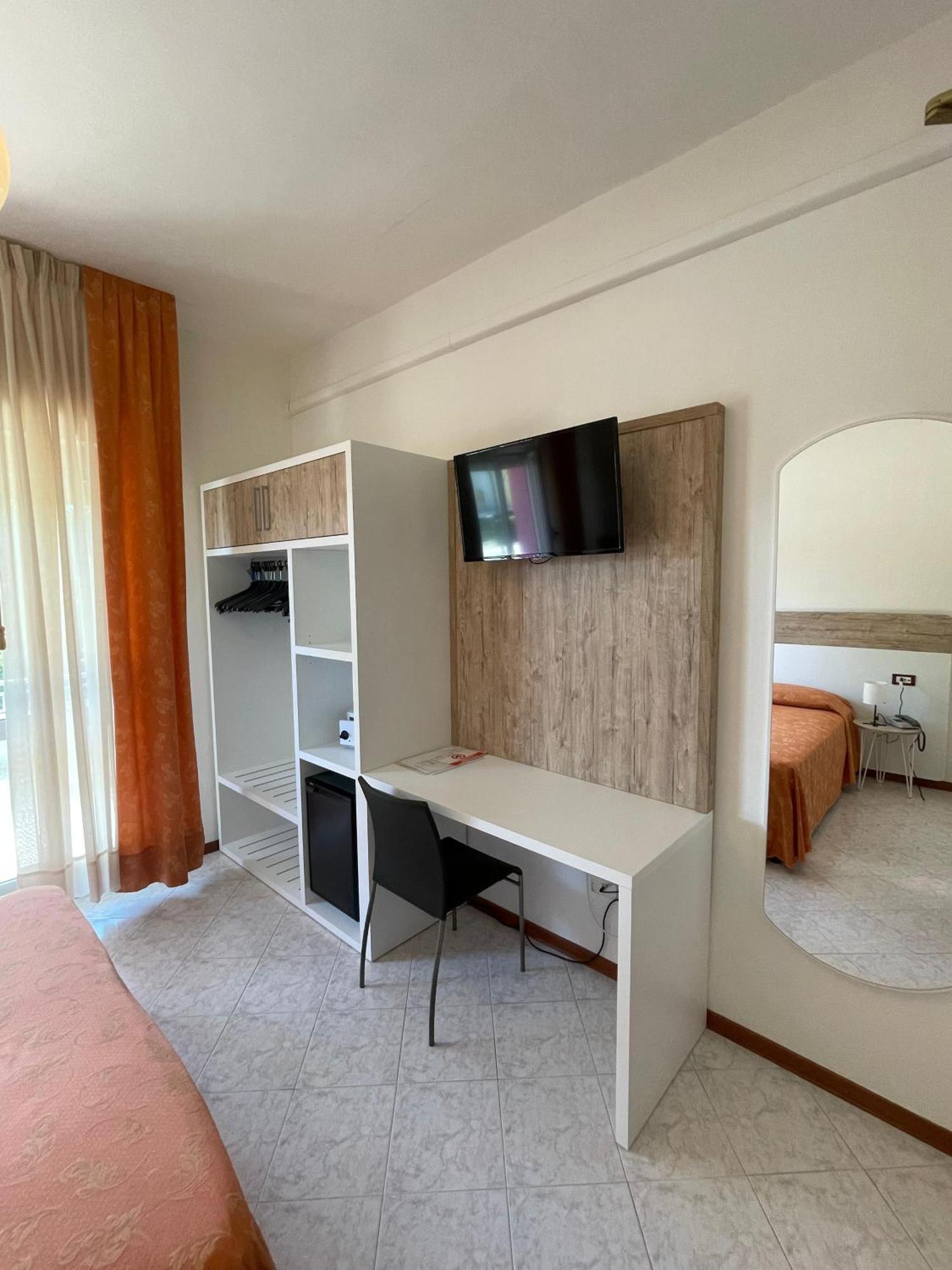 Hotel Di Giovanni Бібіоне Екстер'єр фото